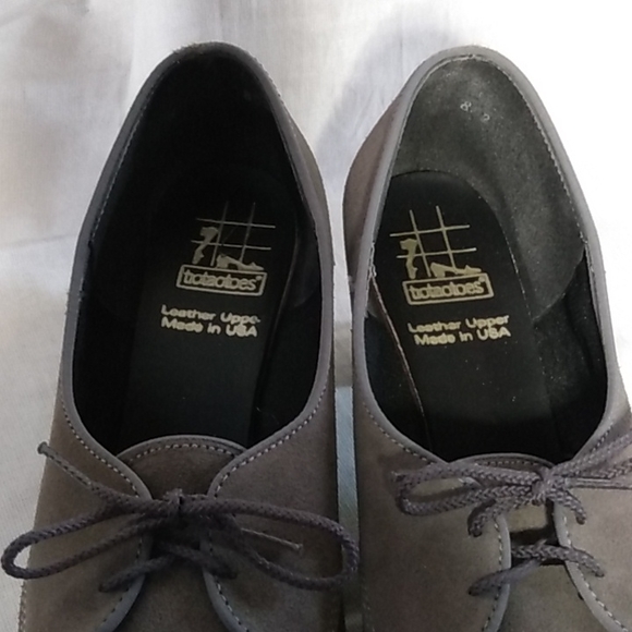 Tictactoes leather gray heels size 10W - Picture 3 of 8